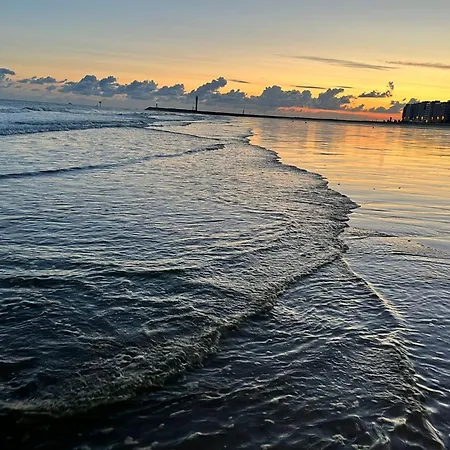 Zeezicht By Qua-lyne * Ostende